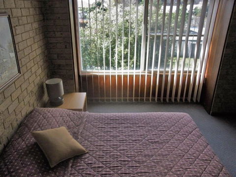 A Furnished Townhouse In Goulburn - eAccommodation 3
