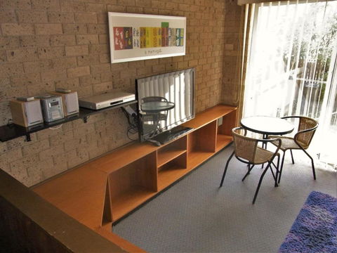 A Furnished Townhouse In Goulburn - eAccommodation 1