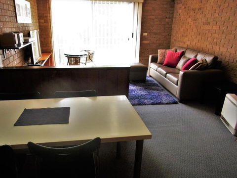 A Furnished Townhouse In Goulburn - eAccommodation 5
