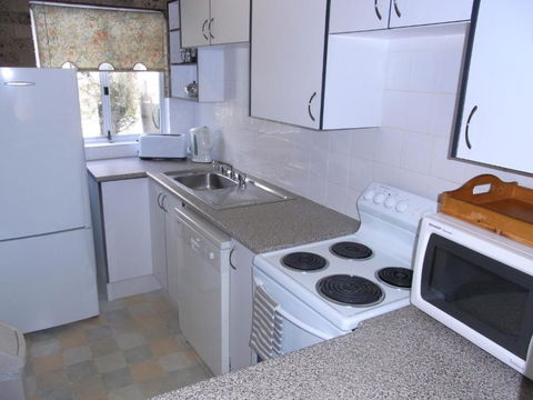 A Furnished Townhouse In Goulburn - eAccommodation 2
