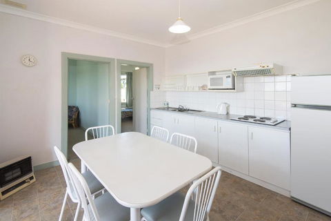 Augusta Hotel Motel - eAccommodation 6