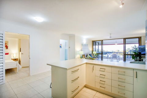 Aqua Marine Boutique Apartment - eAccommodation 6