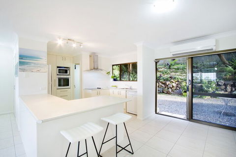 Aqua Marine Boutique Apartment - eAccommodation 4