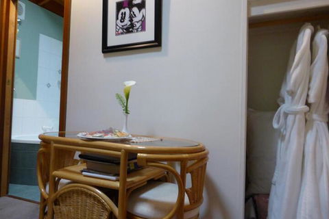 Aldgate Lodge Bed & Breakfast - eAccommodation 2