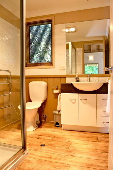 Autumn Leaf Cottage 1 - eAccommodation 1