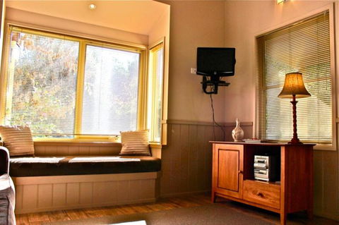 Autumn Leaf Cottage 1 - eAccommodation 2