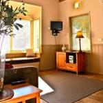 Autumn Leaf Cottage 1 - eAccommodation 0