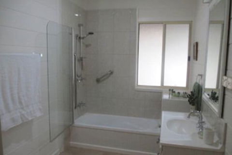 All About Me B & B - eAccommodation 4