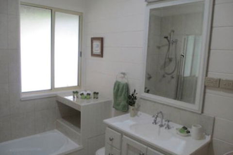 All About Me B & B - eAccommodation 1
