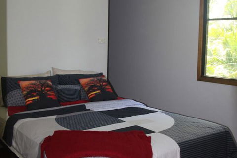Beach House On Fox - eAccommodation 1
