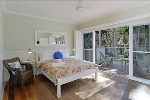 Away On Belongil Fields - eAccommodation 6