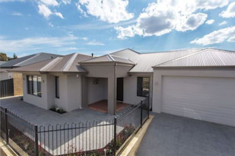 Beckenham House - eAccommodation 0