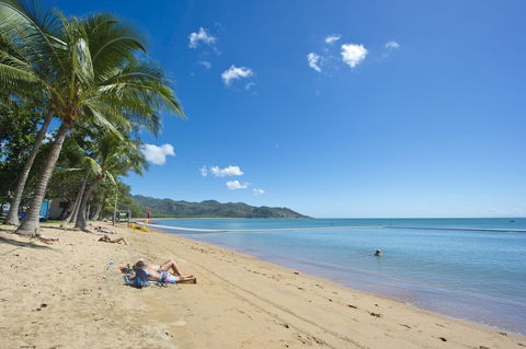 Maggies Beachfront Apt. 13 - eAccommodation 1