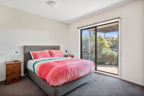 Amaroo - eAccommodation 6