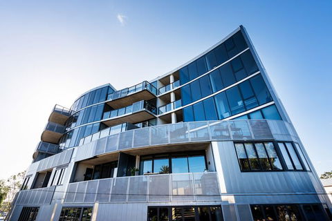 Anchorage Apartments Hampton - eAccommodation 1