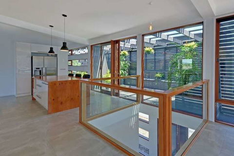 Amazing Unique Five-Star Waterfront Retreat - eAccommodation 3