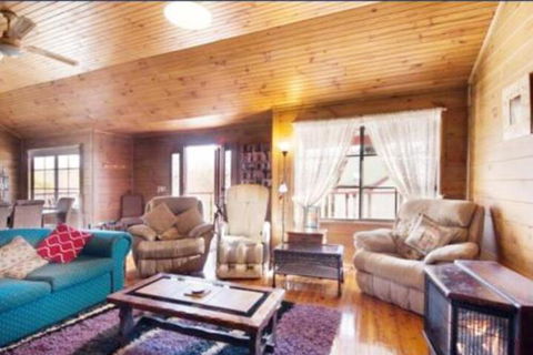 Abelia Lakeside No 2 Big Spa COTTAGE - eAccommodation 3