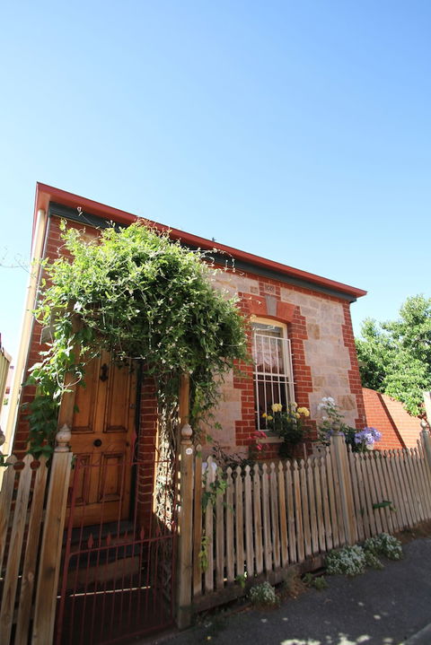 Adelaide Heritage Cottages & Apartments - eAccommodation 1