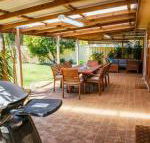 Sunbaker Beach House 4 Mins to Beach Pet Friendly with Fire Pit - eAccommodation