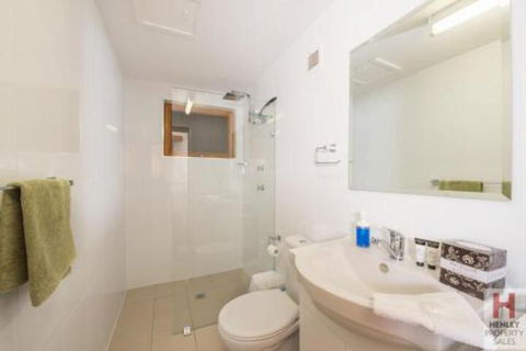 Alpine Apartment Great Location With Views Of Lake Jindabyne - eAccommodation 7