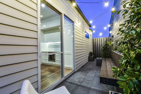 Aloha Luxury Central Apartments - eAccommodation 5