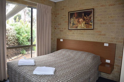 Valley Views Motel & Chalets - eAccommodation 3