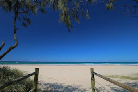 A Deluxe Swim Up Drift Apartments South - eAccommodation 0