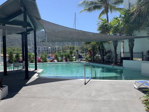 Absolute Waterfront Magnetic Island - eAccommodation 2