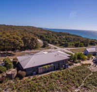 Tura Beachhouse in Dolphin Cove - eAccommodation