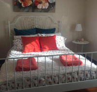 Art Deco Cottage - eAccommodation