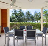 Peponi 2 - Beachfront Apartment - eAccommodation