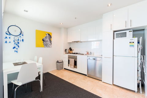 ALLINDA, 1BDR Melbourne Apartment - eAccommodation 1