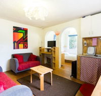 REID Fitzroy Studio Apartment - eAccommodation