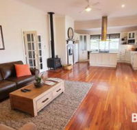 Ironbark Estate - eAccommodation