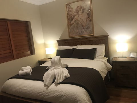 Atina Rocks Country Homestead - eAccommodation 5