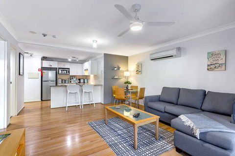 Shoal Bay Beach Apartments, 6/2 Shoal Bay Road - eAccommodation 5