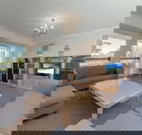 Albacore Unit 4 12 Ondine Close