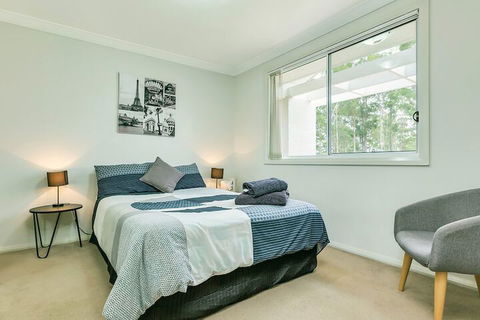 An Ideal Wine Country Getaway Villa - eAccommodation 5