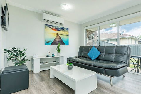 An Ideal Wine Country Getaway Villa - eAccommodation 4