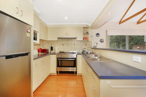 Alpine Vista - Short Walk To Town Centre - eAccommodation 1