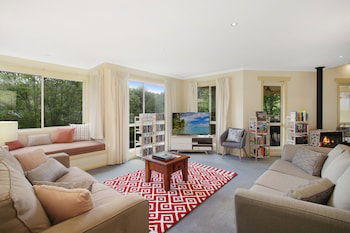 Alpine Vista - Short Walk To Town Centre - eAccommodation 0