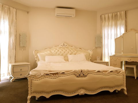 Signature Townhouse In Doncaster - eAccommodation 0