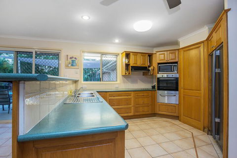 Anaheim Family Oasis - eAccommodation 6