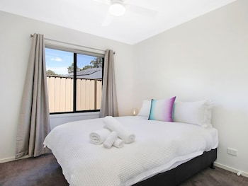 Alpine Knights Stylish Luxury - eAccommodation 4