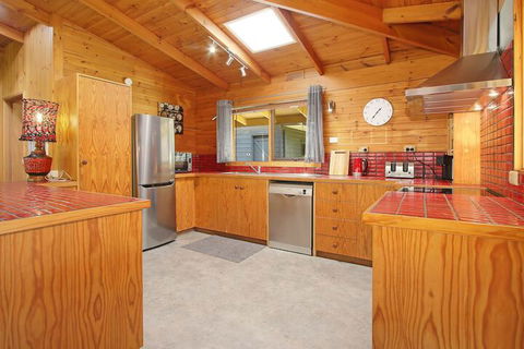 Until - Country Garden Setting - eAccommodation 2