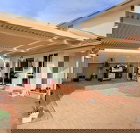 White Waves 7B Achilles Street