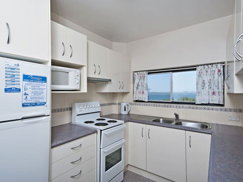 Ocean Shores Unit 7 / 27 Weatherly Close - eAccommodation 1