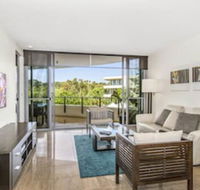 COTTON BEACH APARTMENT 33 WITH POOL VIEWS - eAccommodation