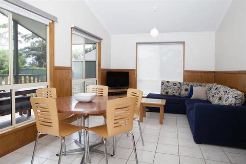 Holiday Haven Swan Lake - eAccommodation 2