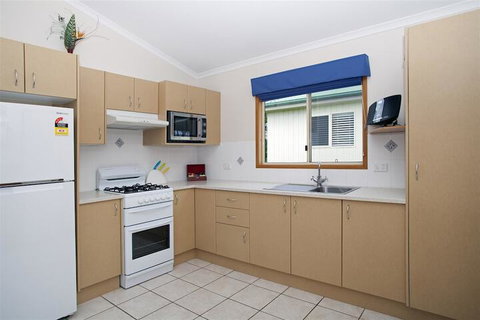 Holiday Haven Swan Lake - eAccommodation 6